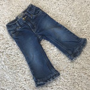 [SOLD] Children’s Place Ruffle Flare Jeans 12M Str